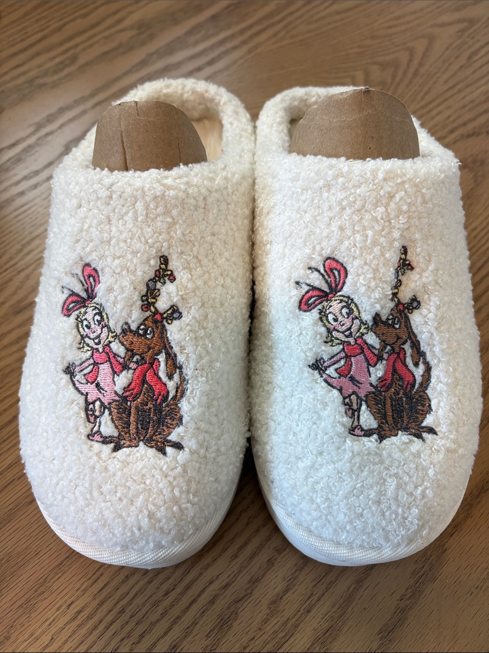 Aerie Dr Seuss The Grinch Cindy Lou Who Christmas Sherpa Slippers Size 8